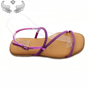 Di alta qualità alla moda all'ingrosso scintillante strass pantofole femminili e <span class=keywords><strong>sandali</strong></span> <span class=keywords><strong>con</strong></span> suole morbide per l'estate scarpe da donna - Product Image 3