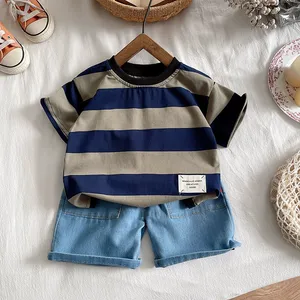 Set Estivo Stile Coreano, Nuovo Completo a Righe con Logo, Maniche Corte, Alla Moda e Trendy - Product Image 4