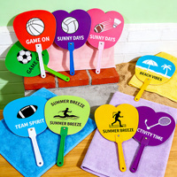 Éventails en plastique personnalisés. Impression couleur HD recto-verso. Cadeau promotionnel d'été léger et durable. Logo et code QR imprimables.