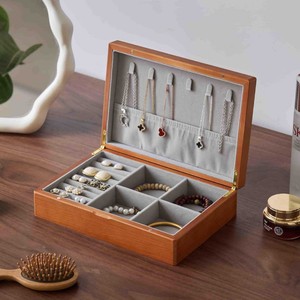 Solid wood jewelry <b>box</b> with lid, multi-compartment design, suitable for storing earrings, necklaces, and other jewelry. - Product Image 4