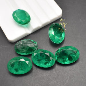 Großhandelspreis Laborgezüchteter Smaragdstein Oval Geformter Kristallglas-Kolumbien-Smaragd Wärmebehandelter Synthetischer Loser Edelstein - Product Image 3