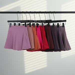 Completo <span class=keywords><strong>Set</strong></span> <span class=keywords><strong>Abbigliamento</strong></span> Donna: Giacca Oro, Shorts Fitness, Reggiseno <span class=keywords><strong>Sportivo</strong></span> e Leggings Yoga con Logo - Edizione Limitata 1 su 1 - Product Image 6