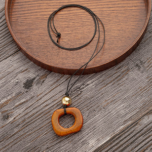 Collar colgante de hueso de camello natural con personalidad europea y americana - Product Image 3