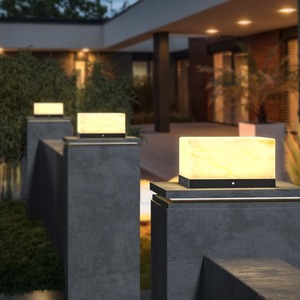 Lampe solaire LED simple imitation marbre pour poteau, idéale pour villa, cour et portail extérieur - Product Image 4