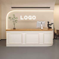 Comptoir de réception/caisse minimaliste, durable et écologique pour salon de beauté, magasin de vêtements, studio de photographie de mariage, studio de danse