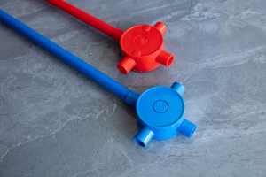 Tubos de plástico de tamaño mediano Durable y flexible 6mm Aislamiento de alambre Rojo Azul Conducto de PVC - Product Image 2