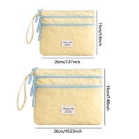 Sac Organisateur de Documents de Voyage Multifonctionnel avec 3 Poches Zippées, Porte-Passeport, Étui pour Carte d'Embarquement, Pochette à Dragonne
