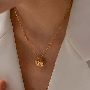 Collar con Colgante de Mariposa, Chapado en Oro de 18K, Acero Inoxidable, Unisex, Regalo, Joyería, Accesorio de Moda - Product Image 3