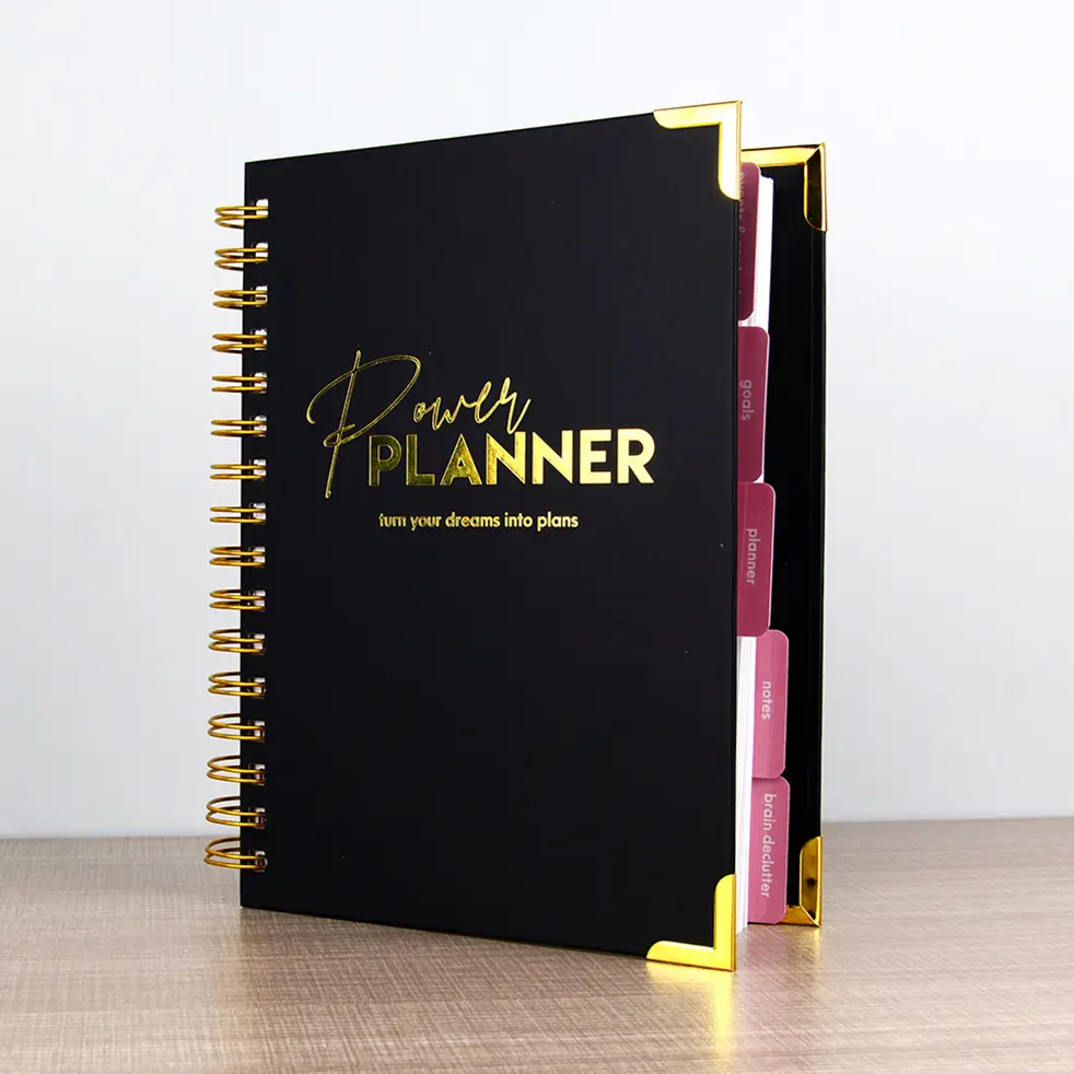 Cuaderno personalizado al por mayor con logotipo 2024 A5 negro espiral semanal bienestar objetivo diario planificador cuaderno caja de regalo conjunto Kit
