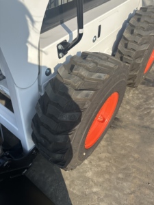 Chargeur compact Xinchai 2,7T, avantage du poids propre, capacité de fonctionnement de 0,4 m³, partenaire idéal pour les projets urbains - Product Image 5