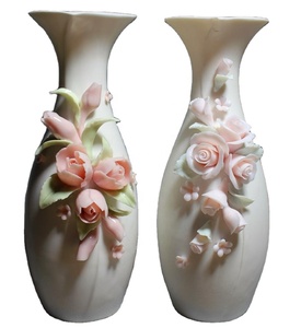 Di colore giallo e <span class=keywords><strong>Rosa</strong></span> Fiore Decorativo <span class=keywords><strong>Vaso</strong></span> di Ceramica <span class=keywords><strong>Vaso</strong></span> Bianco <span class=keywords><strong>Vaso</strong></span> di Ceramica <span class=keywords><strong>Vaso</strong></span> di Fiori per La Decorazione Domestica Soggiorno Ufficio Coperti - Product Image 1