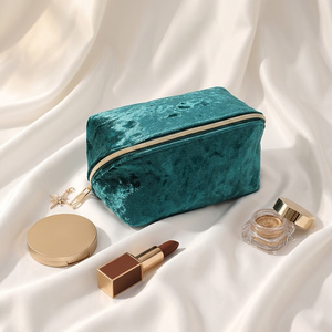 Trousse de Maquillage en Velours Écrasé Lumineux Beryl, Organisateur de Toilette et Cosmétiques, Pochette de Voyage - Product Image 1