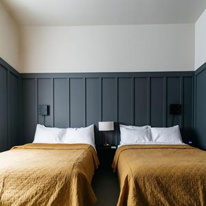 Forfaits chambre moderne de haute qualité Ensembles de meubles de chambre d'hôtel 5 étoiles Lit d'hôtel Oem Ensemble complet de meubles lits jumeaux pour hôtel - Product Image 2