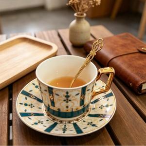 Cubiertos Dorados con Cuchillos para Carne, Juego de Cubiertos de Acero Inoxidable para el Hogar, Bodas y Restaurantes - Product Image 3