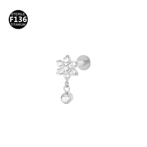 Piercing F136 en Titane Plaqué Or 18K, 0,9 mm, à Filetage Interne, pour Lèvre, Cartilage d'<span class=keywords><strong>Oreille</strong></span>, <span class=keywords><strong>Tragus</strong></span>, avec Pendentif Floral Pavé de Zircone Cubique, Cadeau - Product Image 4