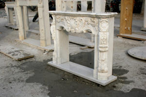 कारखाने ने कस्टम थोक हाथ से नक्काशीदार यूरोपीय शैली सफेद संगमरमर की फिजगह मैटल बनाया, पुष्प खोल पैटर्न नक्काशी - Product Image 2