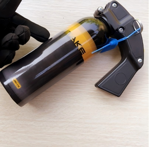 โลโก้สั่งทำจากโรงงาน แข็งแรงทนทาน 30 ฟุต สเปรย์พ่นหมีป่าป้องกันตัว ขนาด 470 มล. สำหรับการล่าสัตว์และกิจกรรมกลางแจ้ง - Product Image 3