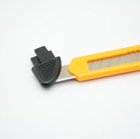 Couteau utilitaire à poignée en plastique coupe-boîte rétractable en acier à haute teneur en carbone de 9mm