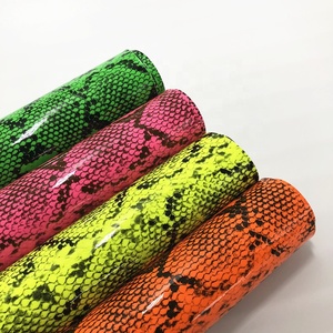 Faux <span class=keywords><strong>cuir</strong></span> synthétique imprimé motif <span class=keywords><strong>peau</strong></span> de serpent fluorescent néon pour sacs - Product Image 2