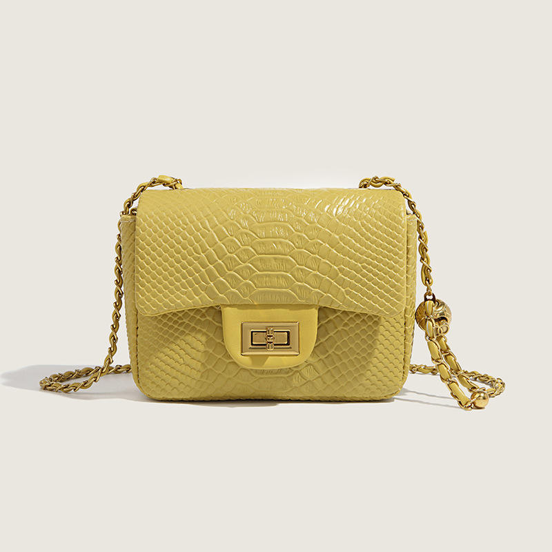 สีเหลือง