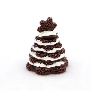 Mini resina torta al cioccolato in miniatura 3D casa delle bambole giocattoli da cucina cibo artificiale gelato a forma di albero di natale regali per bambini