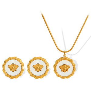 <b>Bee</b> Themed Pendant Necklace And Earrings Set Gold Zinc Alloy Insect Design For Women <b>Gift</b> Jewelry Bezel Setting Fashion - Product Image 5