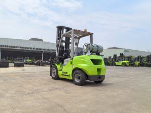 รถยกเชื้อเพลิงแบบคู่3ตัน (LPG/ดีเซล)-คลังสินค้า3000กก. และอุตสาหกรรมใช้พลังงานต่ำ - Product Image 2