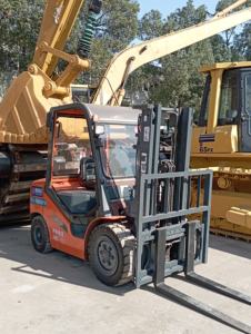 Vente flash : Chariot élévateur d'occasion HELI 30 pour travaux de terrassement - Product Image 2