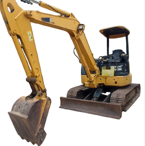Mini-excavatrice diesel compacte d'occasion KOMATSU PC50UU-2 de 4,5 à 5,5 tonnes avec pince hydraulique - Product Image 1
