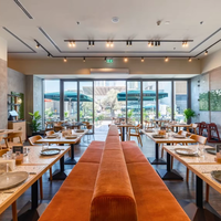 Bancs ovales en velours confortables pour restaurant moderne, mobilier commercial pour restaurant à service complet