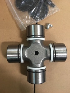 Repuestos personalizados <span class=keywords><strong>para</strong></span> camiones pesados eje <span class=keywords><strong>de</strong></span> transmisión <span class=keywords><strong>de</strong></span> junta universal a precio <span class=keywords><strong>de</strong></span> fábrica - Product Image 4