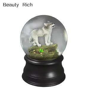 Sneeuwbol Wolf Water Globe Collectible Van