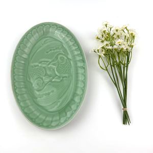 Plat de service ovale en porcelaine <span class=keywords><strong>vert</strong></span> céladon de 12 pouces, avec motif de poissons en relief, glaçure céramique, pour la <span class=keywords><strong>vaisselle</strong></span> de restaurant - Product Image 4