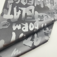 Tissu en cuir synthétique PU multicolore chic et écologique avec motif lettres en relief pour vêtements de mode souples et durables