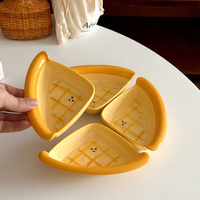 Assiette en céramique et porcelaine légère, écologique, mignonne, pour collations, cuisson, camping, dessin animé, peinte à la main, forme irrégulière, compatible micro-ondes