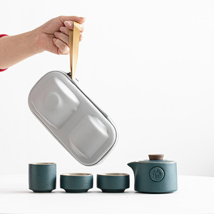 Juego de Té Kung Fu Portátil, Una Tetera y Cuatro Tazas, Verde Oscuro con Tapa de Madera, Regalo de Viaje, Uso en Exteriores - Product Image 1