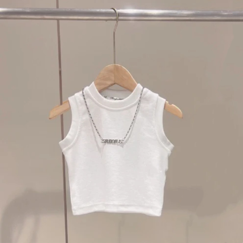 White vest (send necklace)