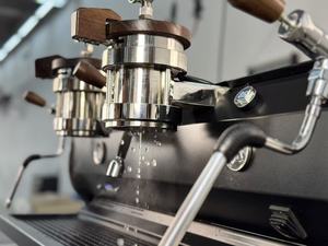 Máquina de Café Espresso Comercial con Cabezal de Infusión Saturado y Sistema de Agua Caliente, Doble Grupo para Cafeterías - Product Image 3