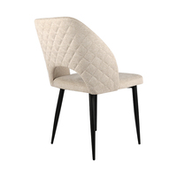 Chaise de salle à manger contemporaine en tissu texturé blanc clair, dossier incurvé ajouré, rembourrée, pour appartements et salons