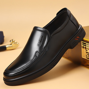 Black Leather Slip-On Loafers <b>For</b> <b>Men</b> Low <b>Heel</b> Comfortable Business Casual Shoes Standard Thickness Rubber Outsole - Product Image 1