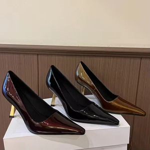 Tacones Metálicos Artesanales Estilo Y en Rojo Vino de Lujo 2026, Zapatos de Tacón de Aguja Escultóricos Personalizados en Color Nude, Tendencia de Moda de Verano - Product Image 1