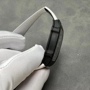 Reloj de Pulsera Deportivo Ligero de Fibra de Carbono con Reserva de Energía, Analógico, de Goma, Diseño Simple de Hangzhou, Baja Tasa de Fallos - Product Image 3