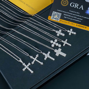 Colgante Cristiano de Jesús con Diamantes Helados al por Mayor, Plata de Ley S925 Bañada en Oro Blanco, Moissanita VVS, Joyería Religiosa para Mujer - Product Image 3