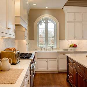 Muebles de Cocina Modulares de Madera Personalizados Balom, Gabinetes Completos de Melamina, Diseño de Puerta de Vidrio Tallado de Lujo, Fabricante - Product Image 5