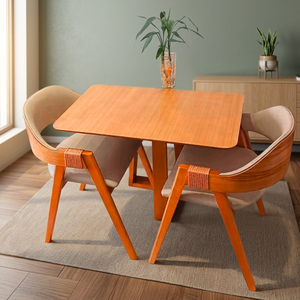 Elegante Juego de Comedor Minimalista de Madera con Cuatro Sillas con Respaldos Curvos - Product Image 3