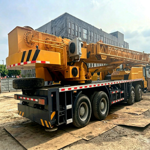 Grue mobile hydraulique QY50 d'occasion en bon état, flèche entièrement extensible, cabine climatisée pour projets de levage et construction de ponts - Product Image 2