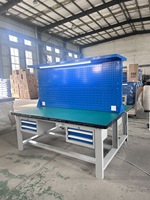 Banc de travail antistatique double face, structure en acier robuste avec panneau perforé partagé, éclairage LED, prises électriques, tiroirs à outils