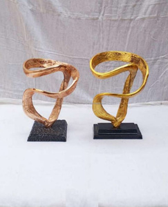 Objet décoratif de table en métal plaqué or antique avec base enduite noire meilleure qualité pour l'affichage de décoration de salon à la maison - Product Image 3