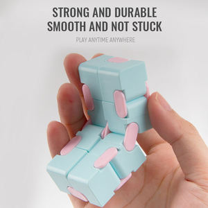 Mini jouets de voyage anti-stress : Fidget Cube, Magic Puzzle, Flip Cube, Infinity Cube pour adultes et enfants, soulagement de l'anxiété et de l'ADHD - Product Image 2