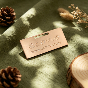 Étiquettes en métal gravées sur mesure, logo en alliage, étiquettes métalliques de qualité supérieure pour vêtements, foulards, vêtements de mode, vente en gros - Product Image 3